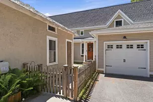 32 N Prospect St, Amherst, MA 01002 - Photo 2