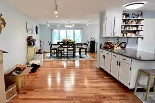 9 Hazen St, Chelmsford, MA 01824 - Photo 4