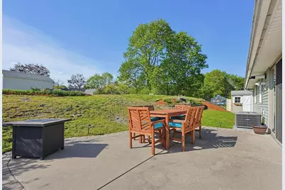 2 Theresa Rd, Stoneham, MA 02180 - Photo 24