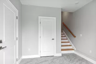 10 Windsor St, Worcester, MA 01605 - Photo 12