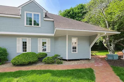 2 Strathmore Shire Dr #A, Uxbridge, MA 01569 - Photo 2