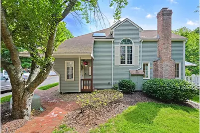 2 Strathmore Shire Dr #A, Uxbridge, MA 01569 - Photo 1