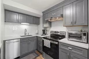 392 E 8th St, Boston, MA 02127 - Photo 2