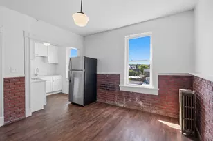105 High St, Holyoke, MA 01040 - Photo 2