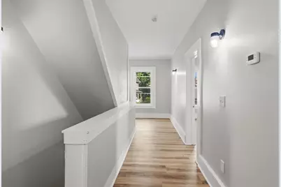 834 Worthington St #2nd Fl, Springfield, MA 01105 - Photo 4