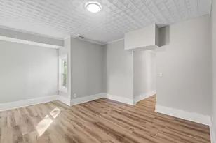 834 Worthington St, Springfield, MA 01105 - Photo 2