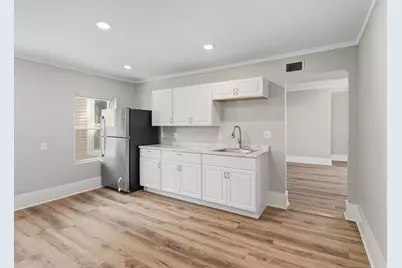 834 Worthington St #2nd Fl, Springfield, MA 01105 - Photo 6