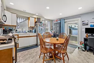 11 Gardner, Salem, MA 01970 - Photo 2