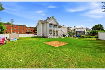 35 N Summer St, Holyoke, MA 01040 - Photo 6