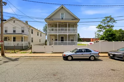 35 N Summer St, Holyoke, MA 01040 - Photo 2