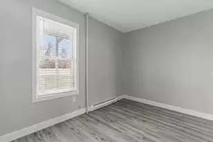 35 N Summer St, Holyoke, MA 01040 - Photo 28