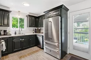 20 W Clifton St, Haverhill, MA 01832 - Photo 6