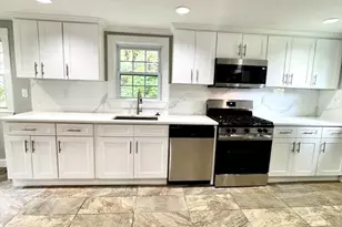 14 Elm Ave, Holbrook, MA 02343 - Photo 10
