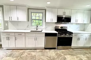 14 Elm Ave, Holbrook, MA 02343 - Photo 10