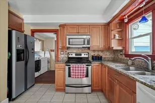 21 Eaton Pl, Shrewsbury, MA 01545 - Photo 14