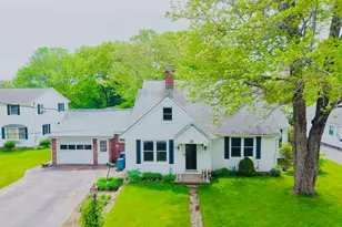 21 Eaton Pl, Shrewsbury, MA 01545 - Photo 2