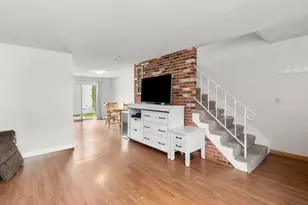 945 Riverside Dr, Methuen, MA 01844 - Photo 8