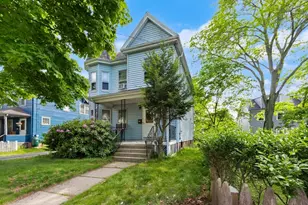 31 Sharon St, Medford, MA 02155 - Photo 2