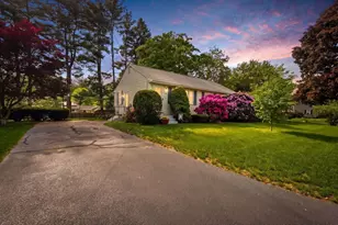 28 Northway Dr, Springfield, MA 01119 - Photo 1
