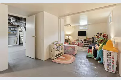 44 Harding St, Springfield, MA 01109 - Photo 28
