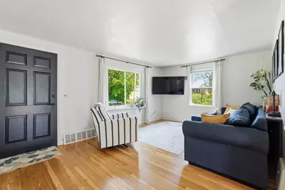 44 Harding St, Springfield, MA 01109 - Photo 12