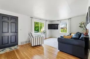 44 Harding St, Springfield, MA 01109 - Photo 12