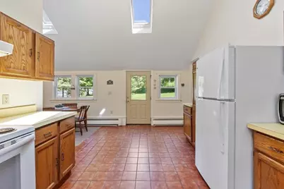 136 Fairbanks St, West Boylston, MA 01583 - Photo 18
