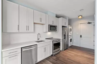 136 Babcock St #204, Brookline, MA 02446 - Photo 2