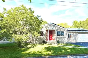 3 Roseanne Dr, Fairhaven, MA 02719 - Photo 2