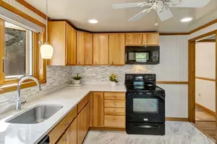 7 Noonan St, Mansfield, MA 02048 - Photo 10