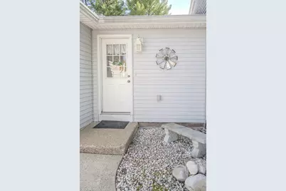 8 Applewood Ln, Holyoke, MA 01040 - Photo 36