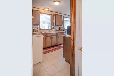 8 Applewood Ln, Holyoke, MA 01040 - Photo 20
