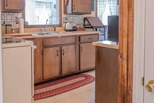 8 Applewood Ln, Holyoke, MA 01040 - Photo 20