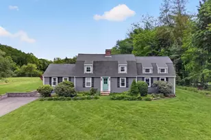57 Center St, Groveland, MA 01834 - Photo 4