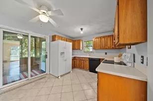 32 Spruce St, Lynn, MA 01905 - Photo 8