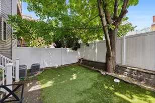 242 W Fifth St, Boston, MA 02127 - Photo 20