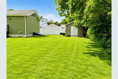 41 Benefit St, Taunton, MA 02780 - Photo 24
