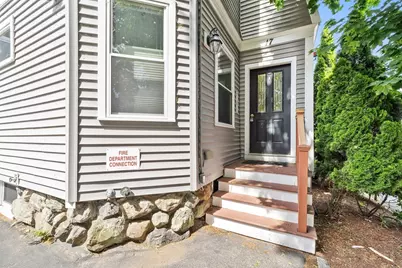 17 Robbins St #3-1, Waltham, MA 02453 - Photo 1