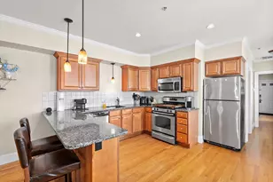 17 Robbins St, Waltham, MA 02453 - Photo 10