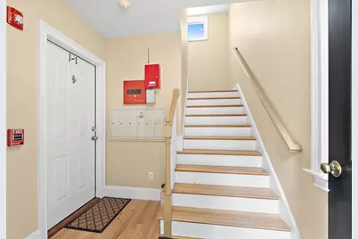 17 Robbins St #3-1, Waltham, MA 02453 - Photo 6