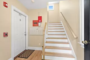 17 Robbins St, Waltham, MA 02453 - Photo 6