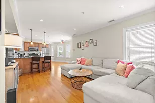 17 Robbins St, Waltham, MA 02453 - Photo 8