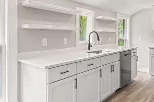 1202 Wachusett St, Holden, MA 01522 - Photo 8