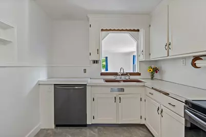 238 Lake St, Bellingham, MA 02019 - Photo 4