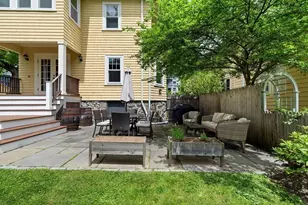 8 Mendum St, Boston, MA 02131 - Photo 28