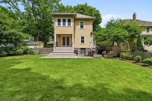 8 Mendum St, Boston, MA 02131 - Photo 26