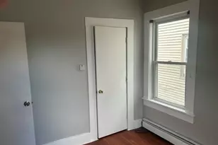 754 Lakeview Ave, Lowell, MA 01850 - Photo 10