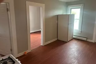 754 Lakeview Ave, Lowell, MA 01850 - Photo 8