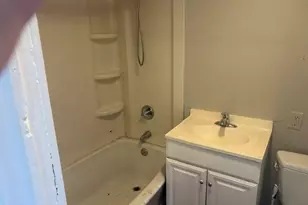 754 Lakeview Ave, Lowell, MA 01850 - Photo 12