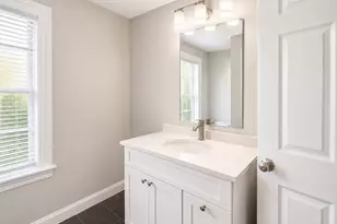14 Humboldt Pl, Boston, MA 02127 - Photo 4